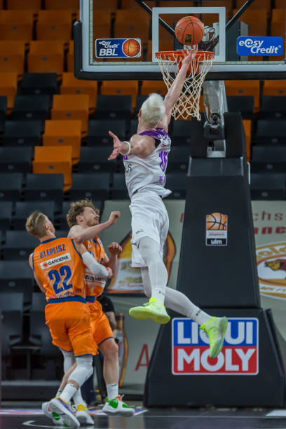 的悬崖边 的悬崖边