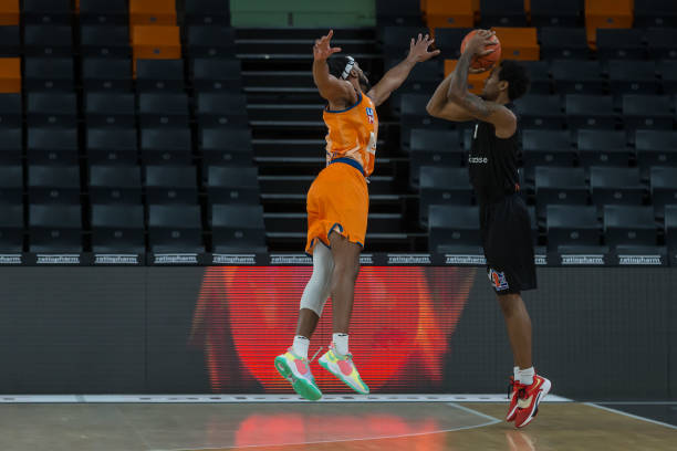 一直被外界 一直被外界